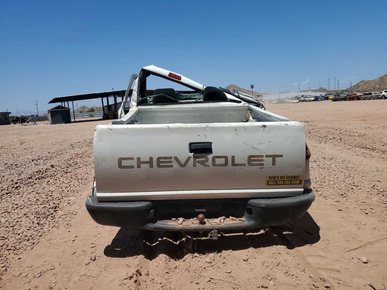 2002 Chevrolet S Truck S10 White vin: 1GCCS145228227438