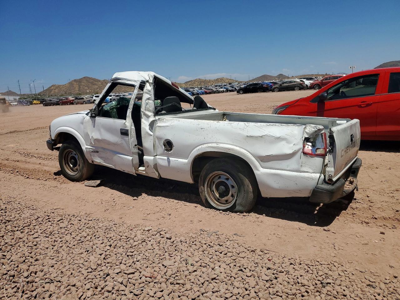 2002 Chevrolet S Truck S10 White vin: 1GCCS145228227438