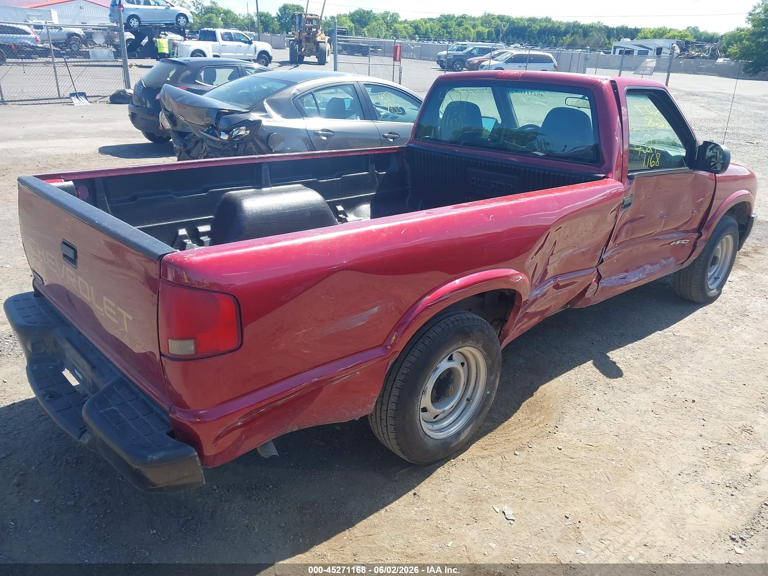 2002 Chevrolet S-10   Красный vin: 1GCCS145228242716