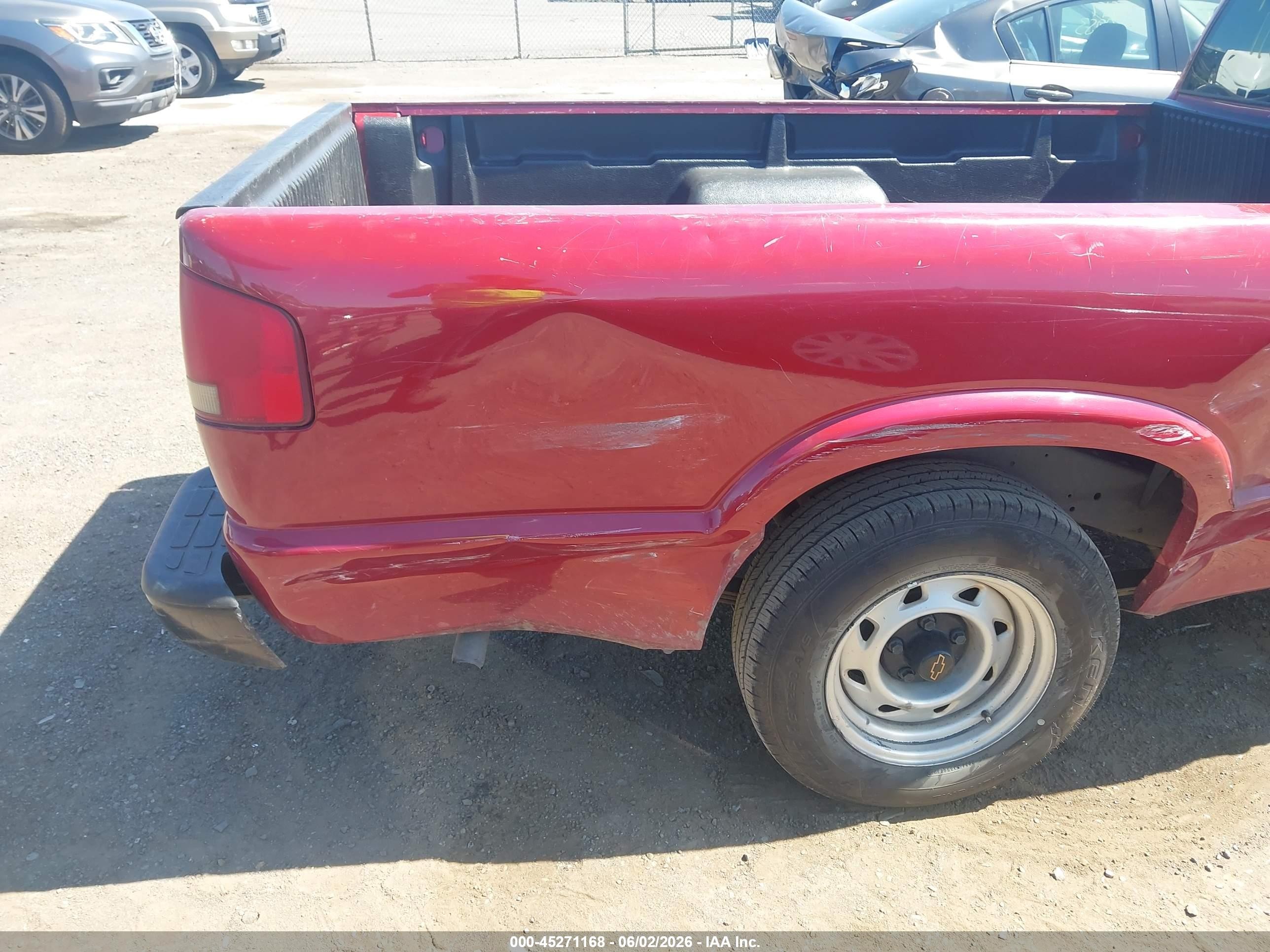 2002 Chevrolet S-10   Красный vin: 1GCCS145228242716