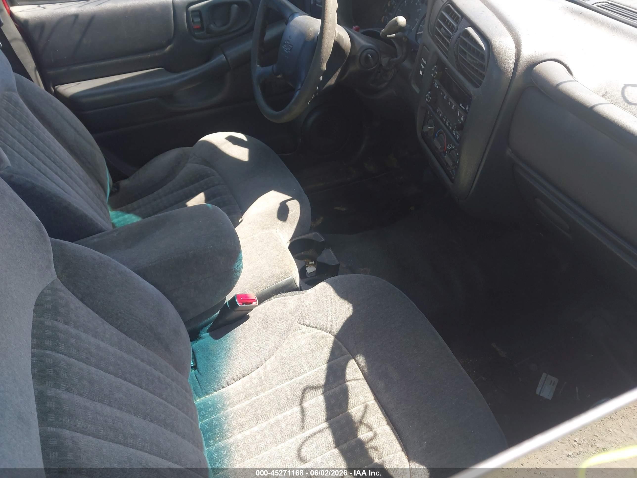 2002 Chevrolet S-10   Красный vin: 1GCCS145228242716