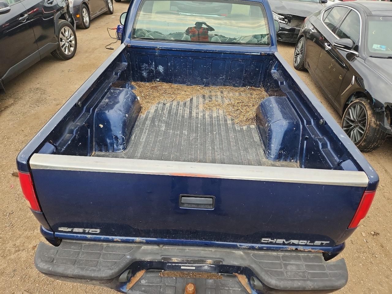 2000 Chevrolet S Truck S10 Blue vin: 1GCCS1452YK221568