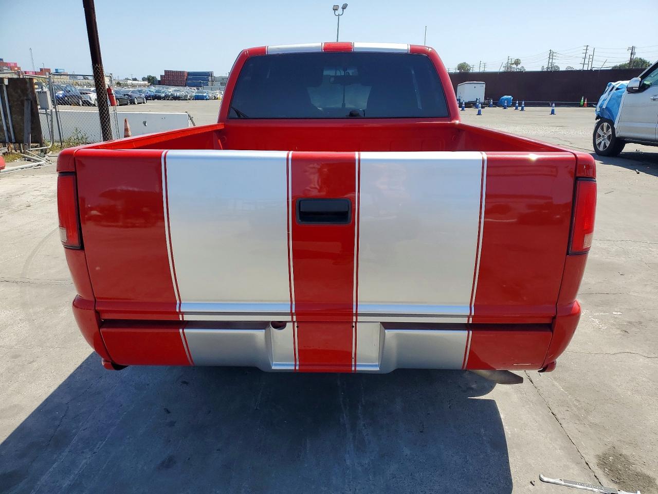 2001 Chevrolet S Truck S10 Red vin: 1GCCS145318140548