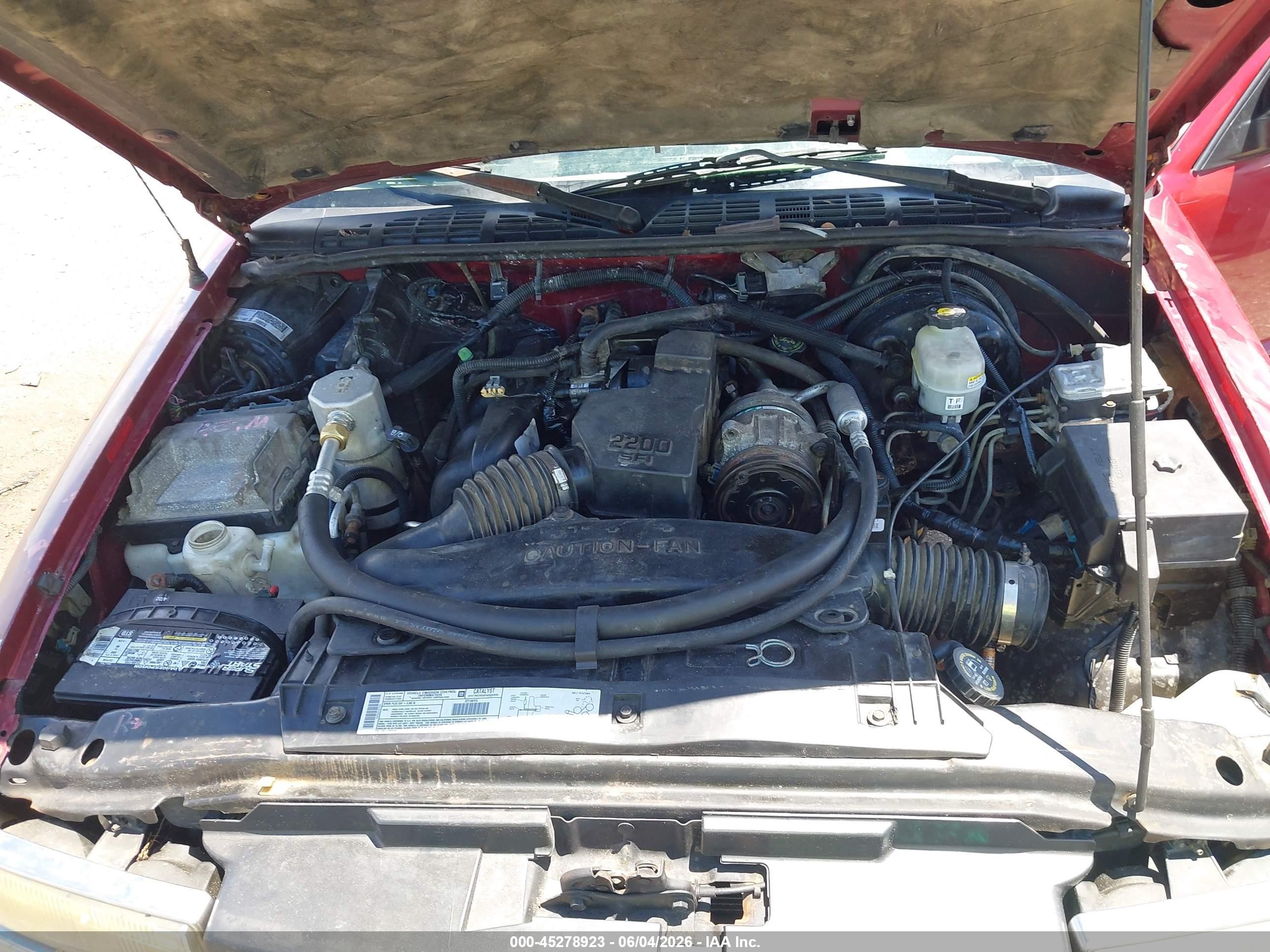 2002 Chevrolet S-10   Red vin: 1GCCS145328224273