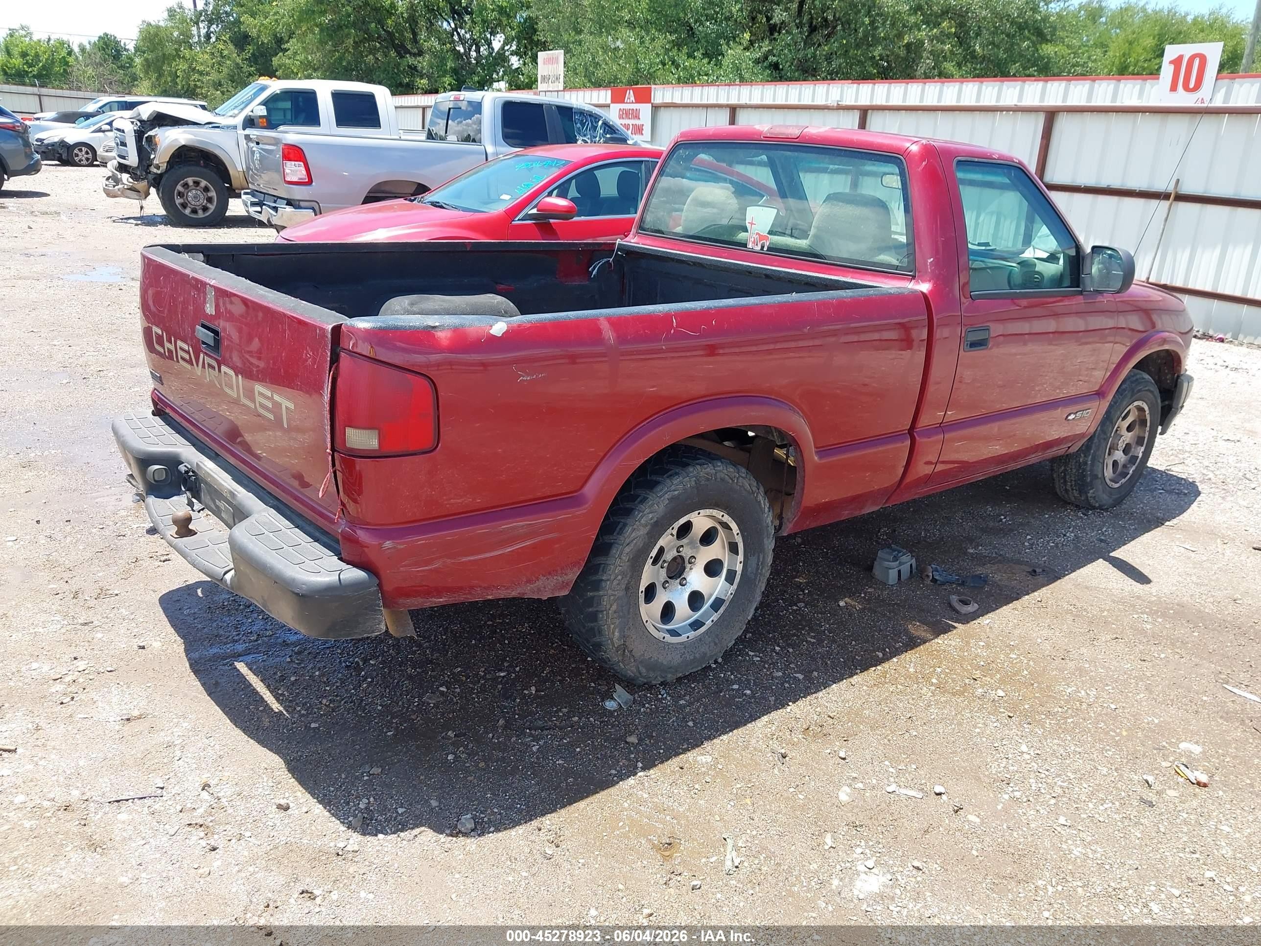 2002 Chevrolet S-10   Red vin: 1GCCS145328224273