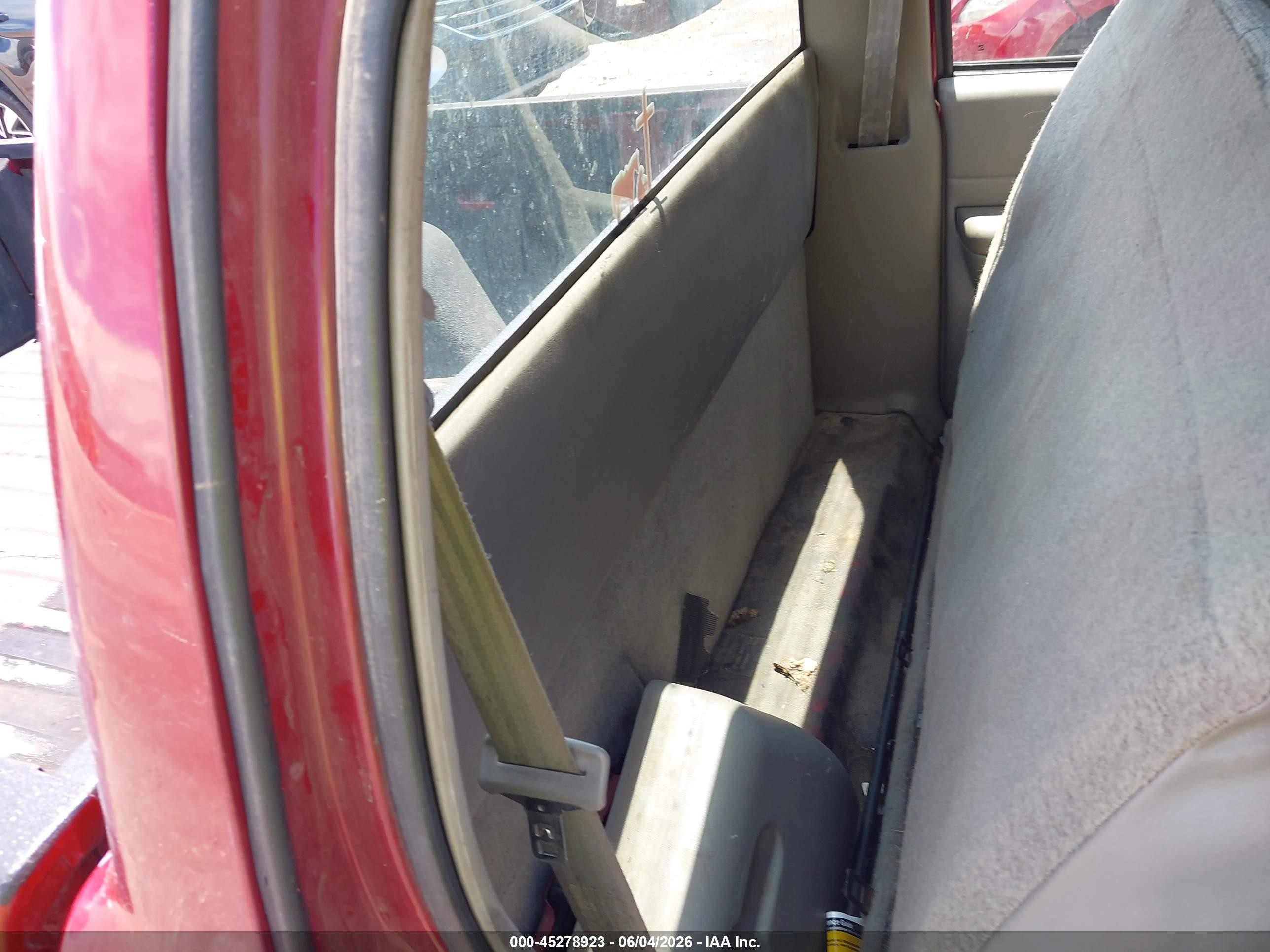 2002 Chevrolet S-10   Red vin: 1GCCS145328224273