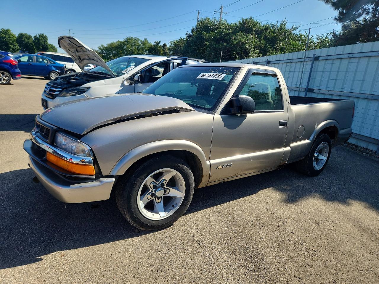 2001 Chevrolet S Truck S10 Tan vin: 1GCCS145418142065