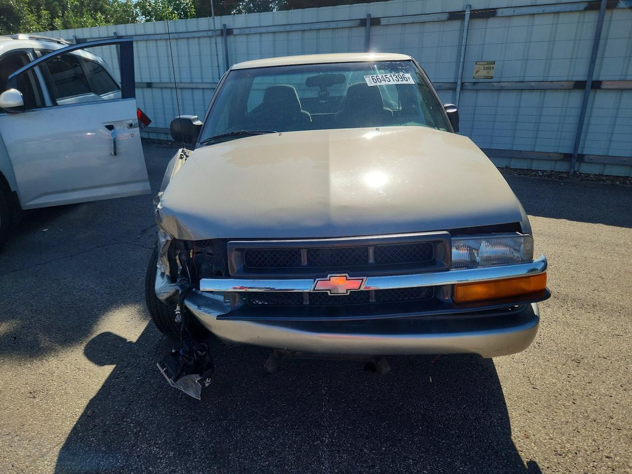 2001 Chevrolet S Truck S10 Tan vin: 1GCCS145418142065