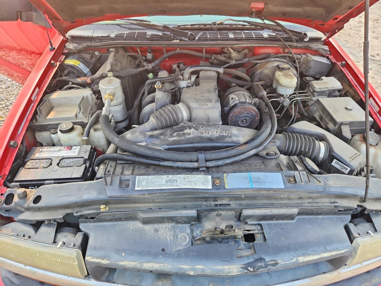 2002 Chevrolet S Truck S10 Red vin: 1GCCS145428100352