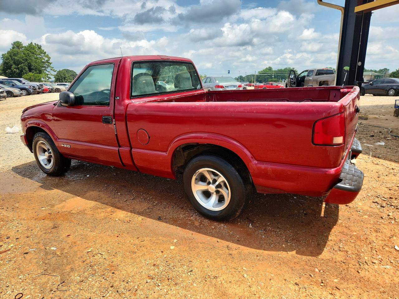 2000 Chevrolet S Truck S10 Red vin: 1GCCS1454YK202245