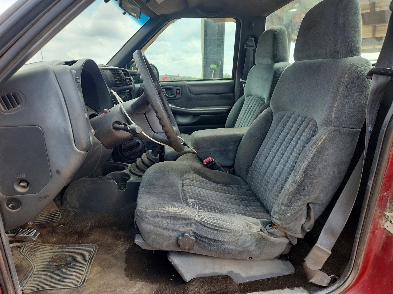 2000 Chevrolet S Truck S10 Red vin: 1GCCS1454YK202245