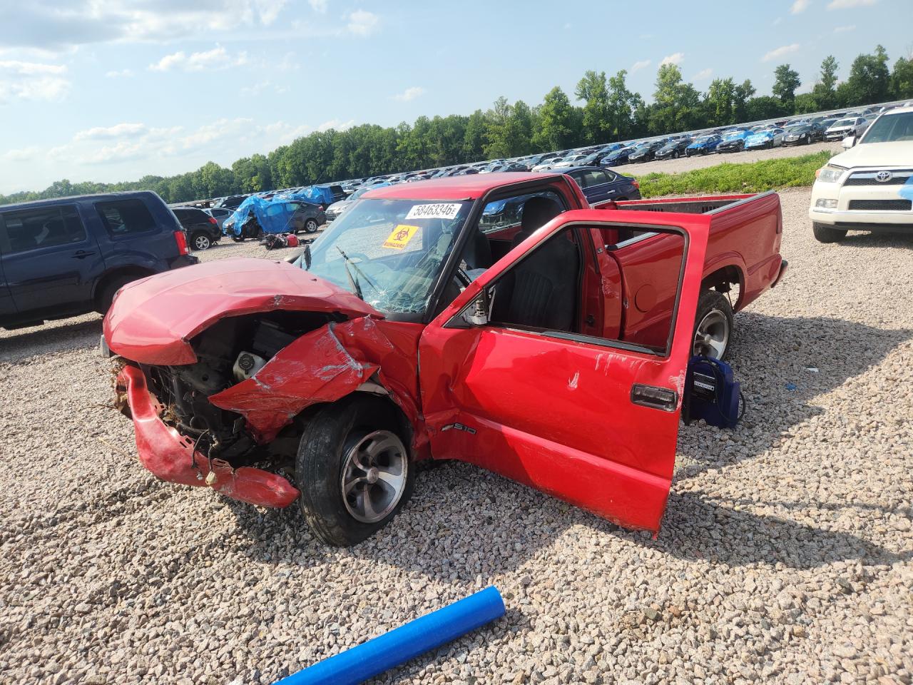 2000 Chevrolet S10 Red vin: 1GCCS1455YK206465