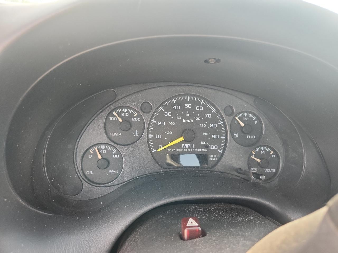 2000 Chevrolet S10 Red vin: 1GCCS1455YK206465