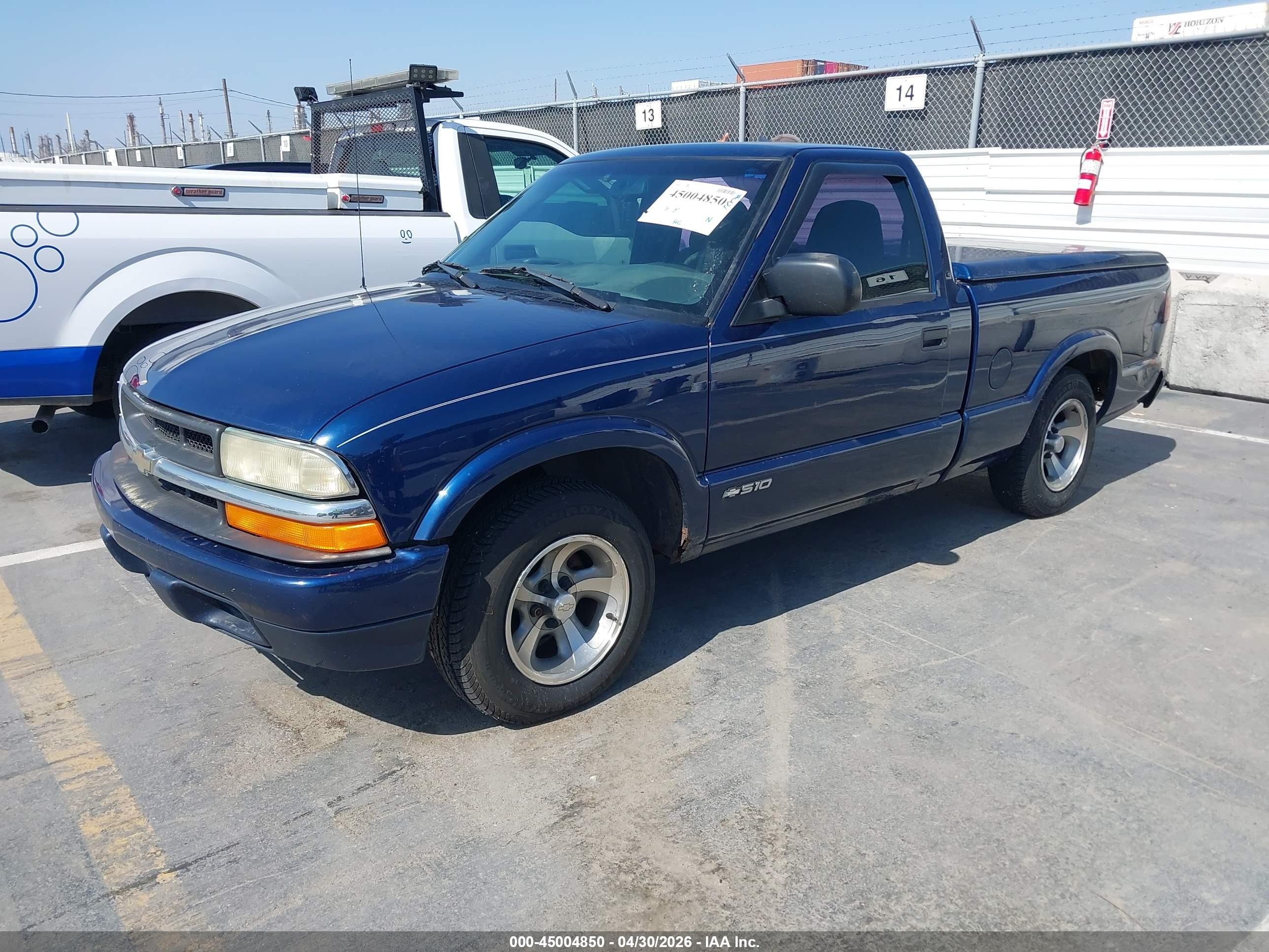 2000 Chevrolet S-10 Ls Blue vin: 1GCCS1455YK256458