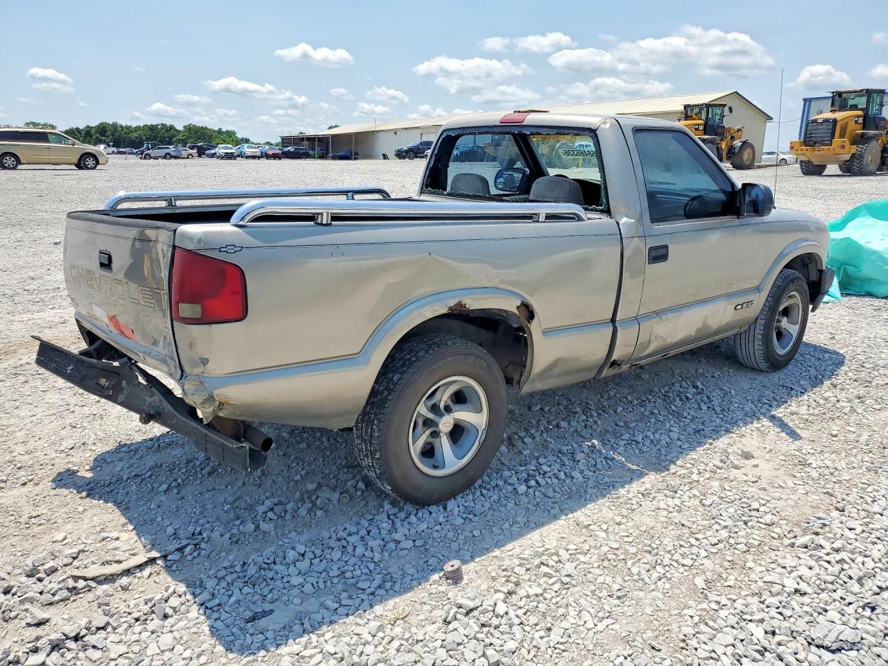 2002 Chevrolet S Truck S10 Бежевый vin: 1GCCS145628258109