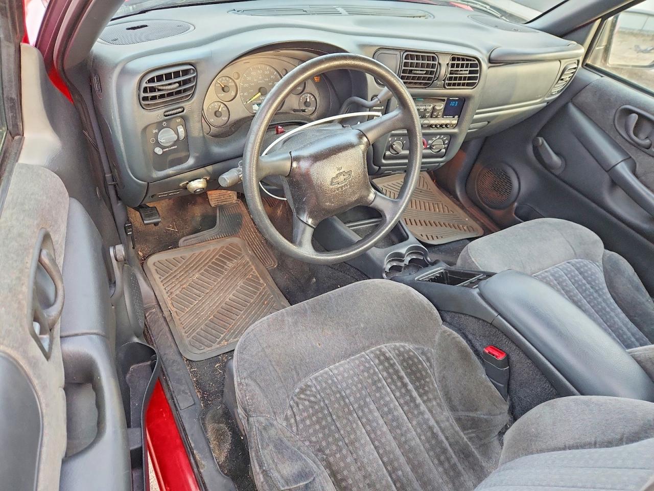 2001 Chevrolet S Truck S10 Red vin: 1GCCS145718189073