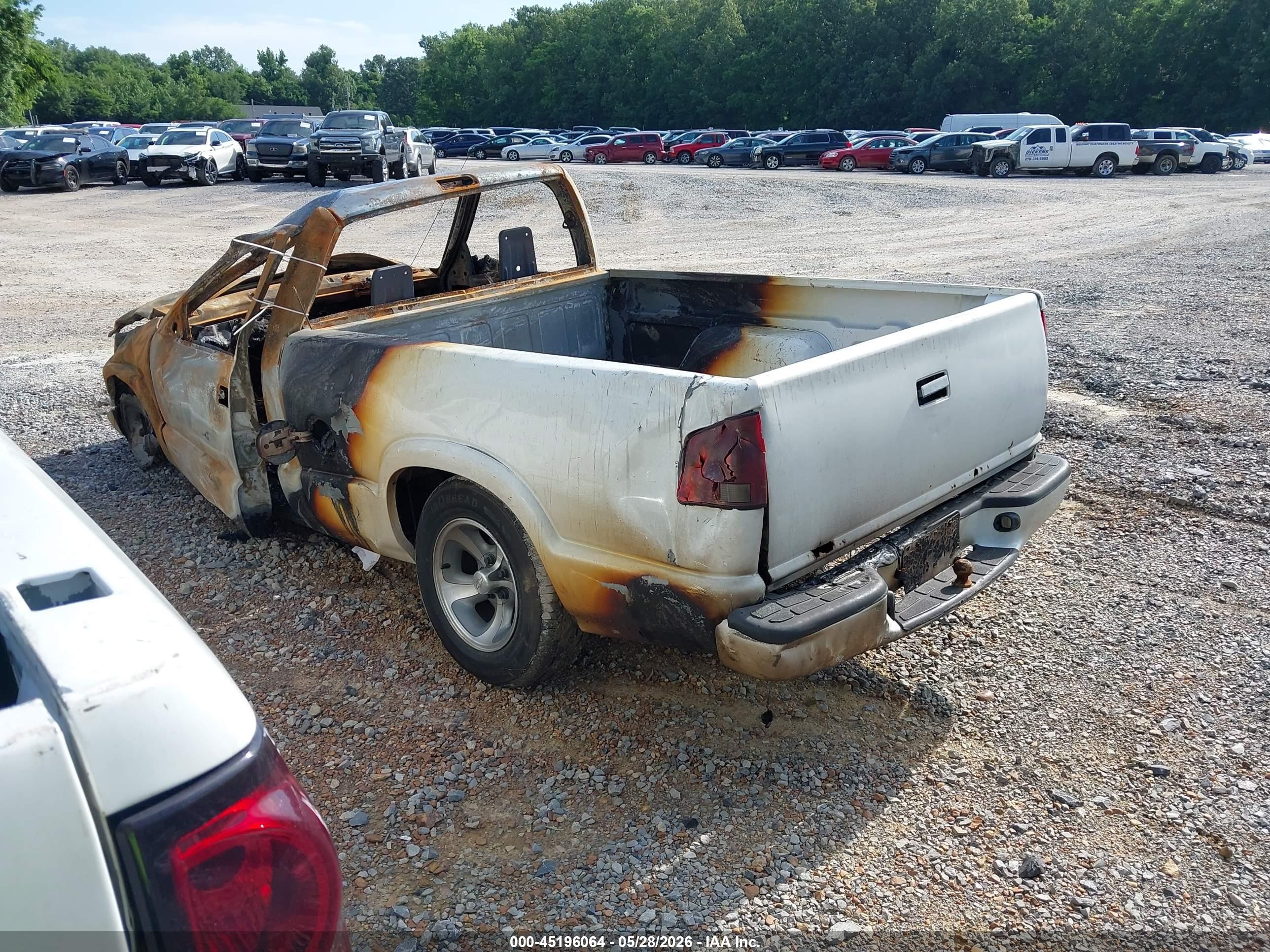 2001 Chevrolet S-10 Ls White vin: 1GCCS14571K140314