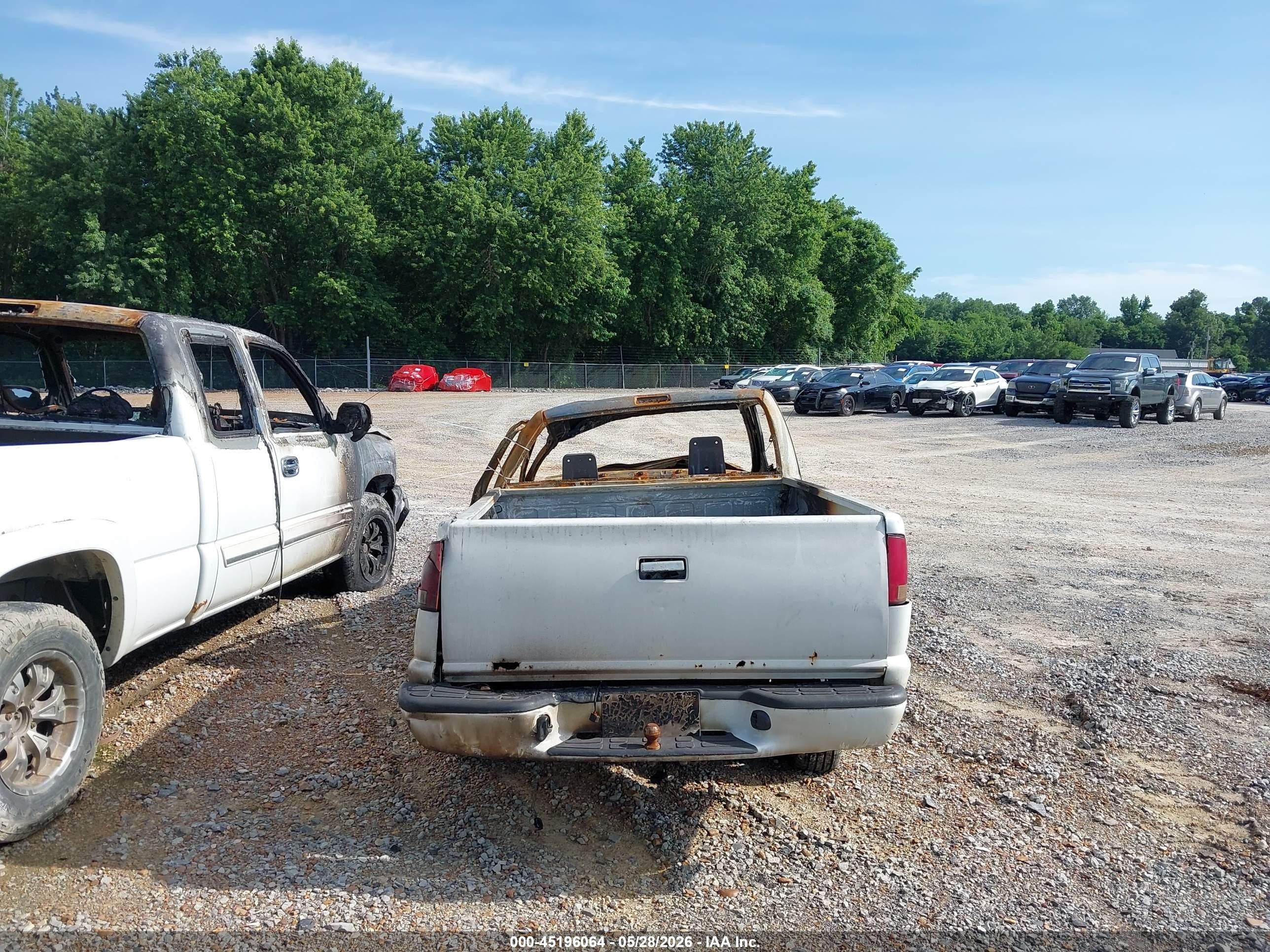 2001 Chevrolet S-10 Ls White vin: 1GCCS14571K140314