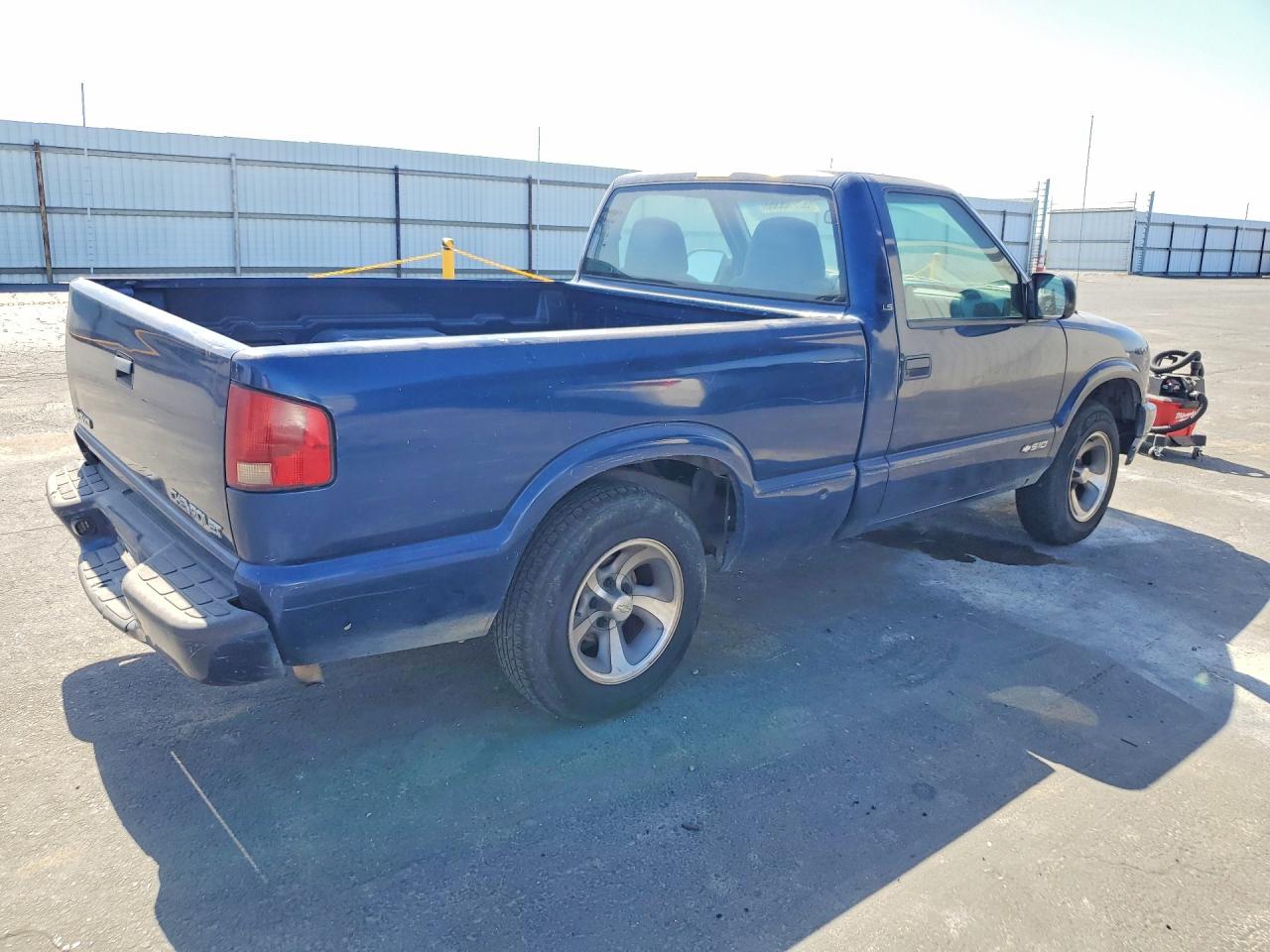 2000 Chevrolet S Truck S10 Blue vin: 1GCCS1457YK269812