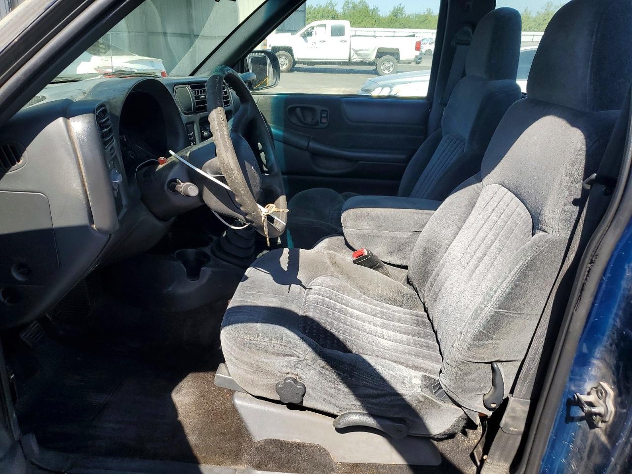 2000 Chevrolet S Truck S10 Blue vin: 1GCCS1457YK269812