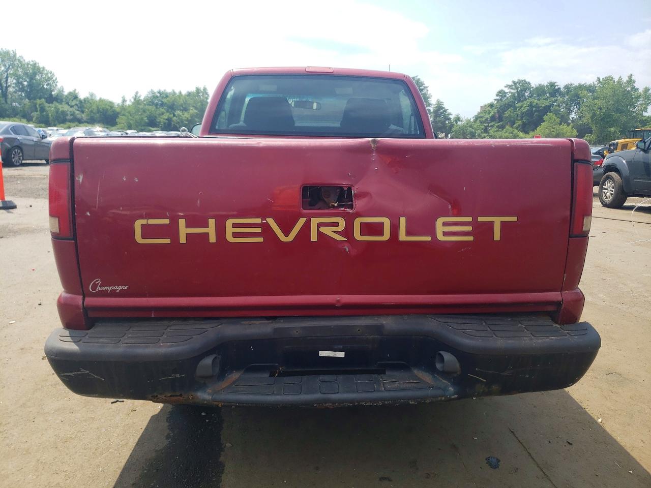 2001 Chevrolet S Truck S10 Red vin: 1GCCS14581K177162