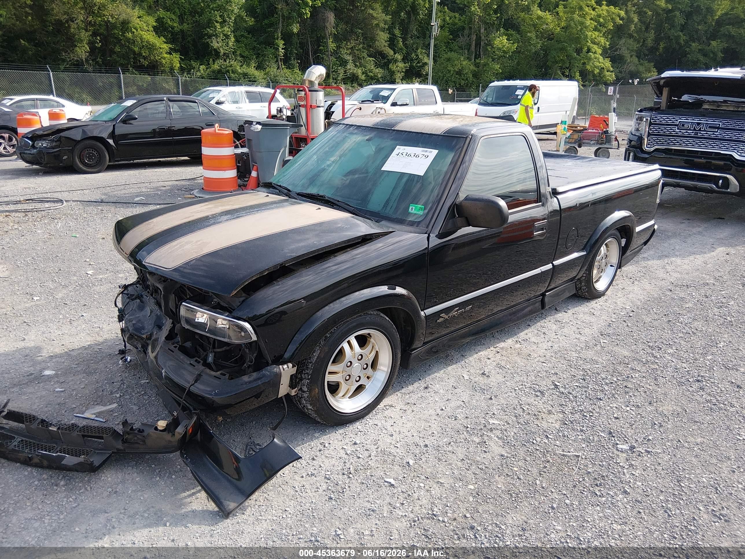 2002 Chevrolet S-10 Ls Black vin: 1GCCS145828244891