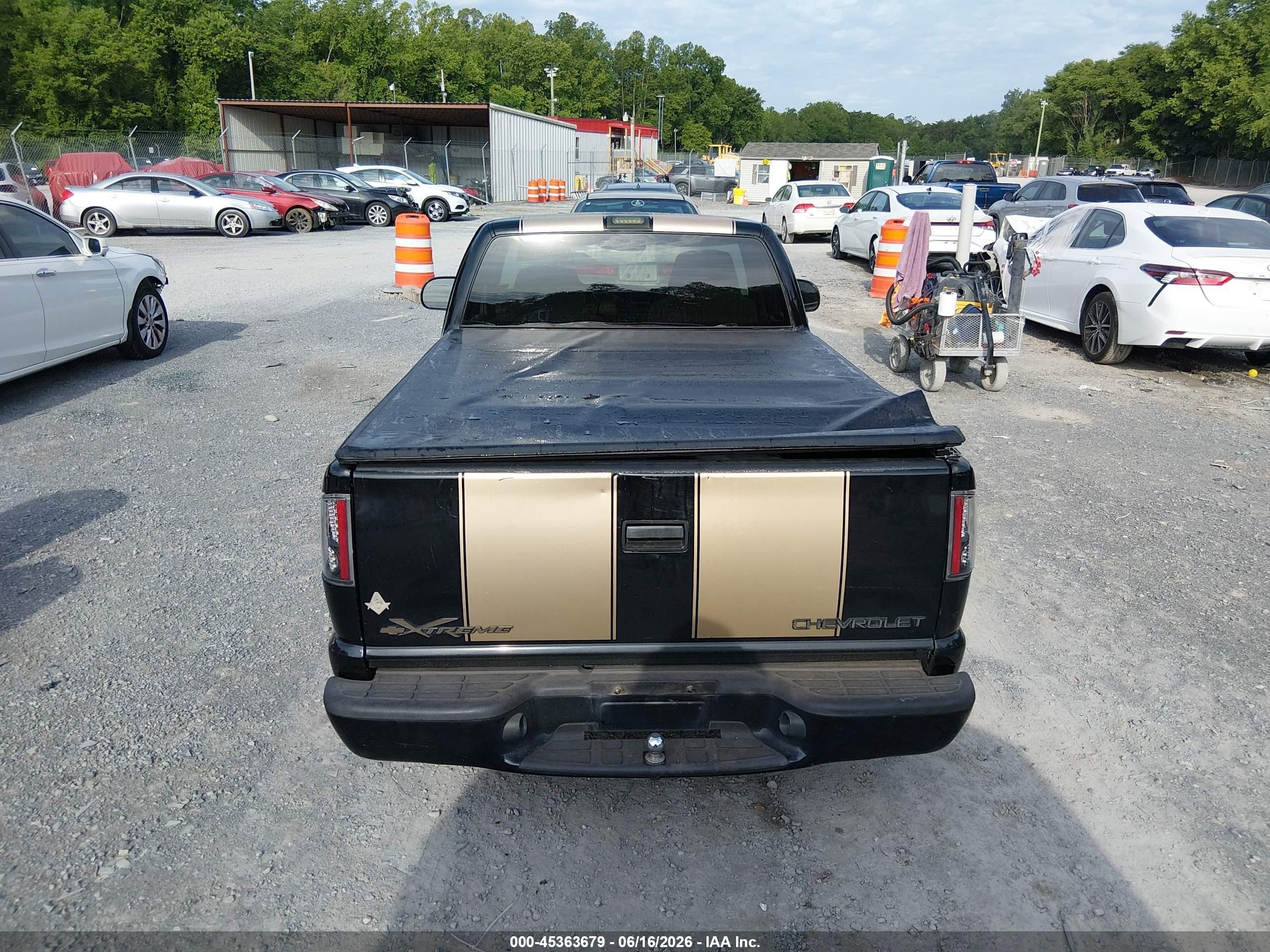 2002 Chevrolet S-10 Ls Black vin: 1GCCS145828244891