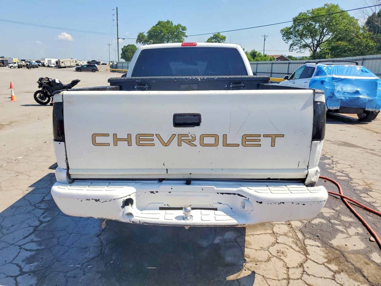 2002 Chevrolet S Truck S10 White vin: 1GCCS145828251744