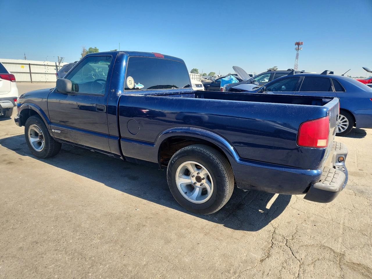 2002 Chevrolet S Truck S10 Blue vin: 1GCCS145928190307