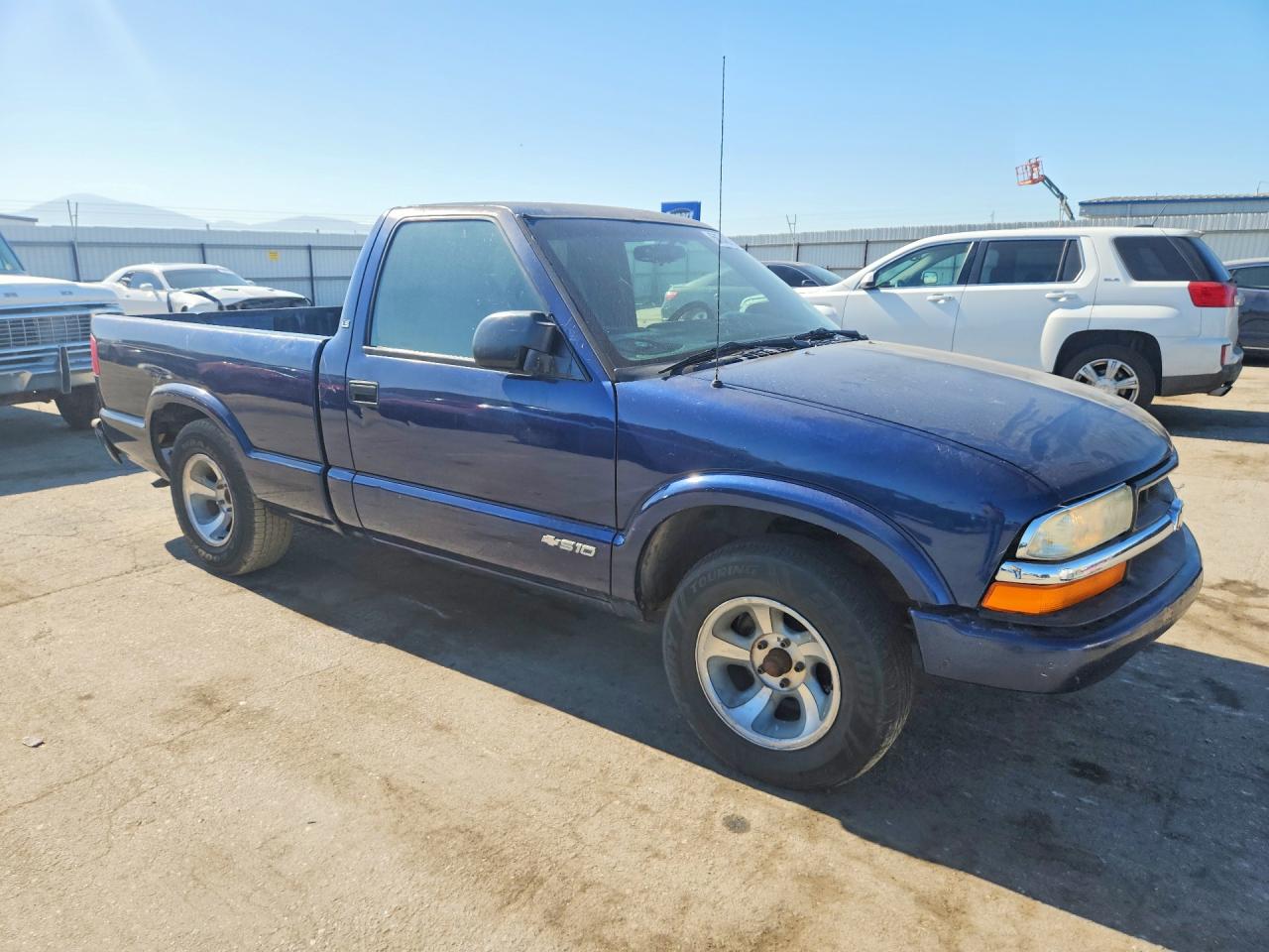 2002 Chevrolet S Truck S10 Blue vin: 1GCCS145928190307
