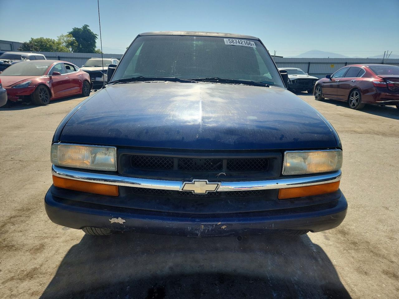 2002 Chevrolet S Truck S10 Blue vin: 1GCCS145928190307