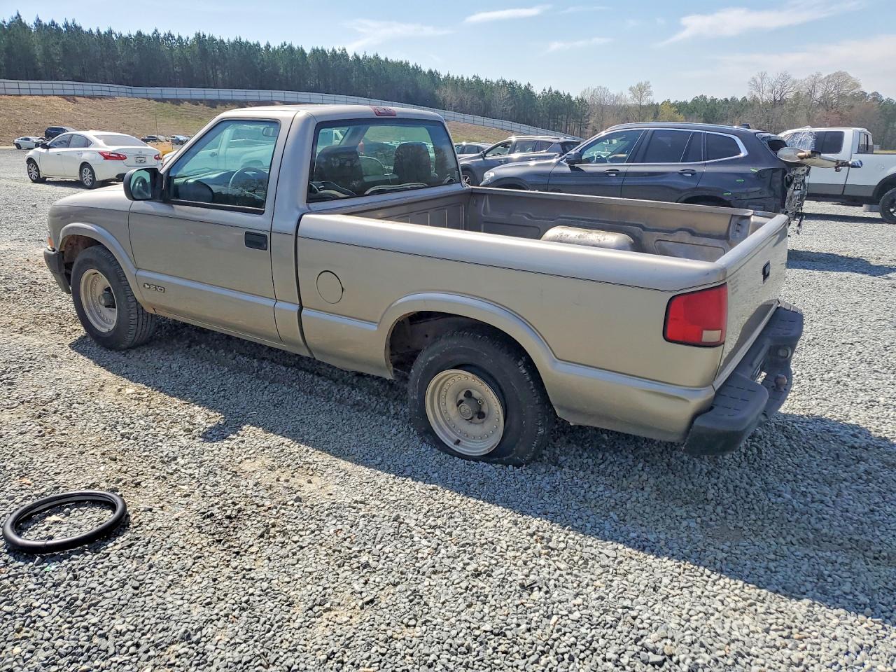 2001 Chevrolet S Truck S10 Gold vin: 1GCCS145X1K117674