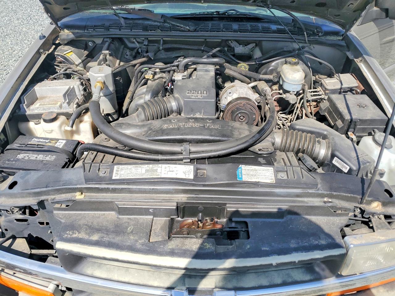 2001 Chevrolet S Truck S10 Gold vin: 1GCCS145X1K117674