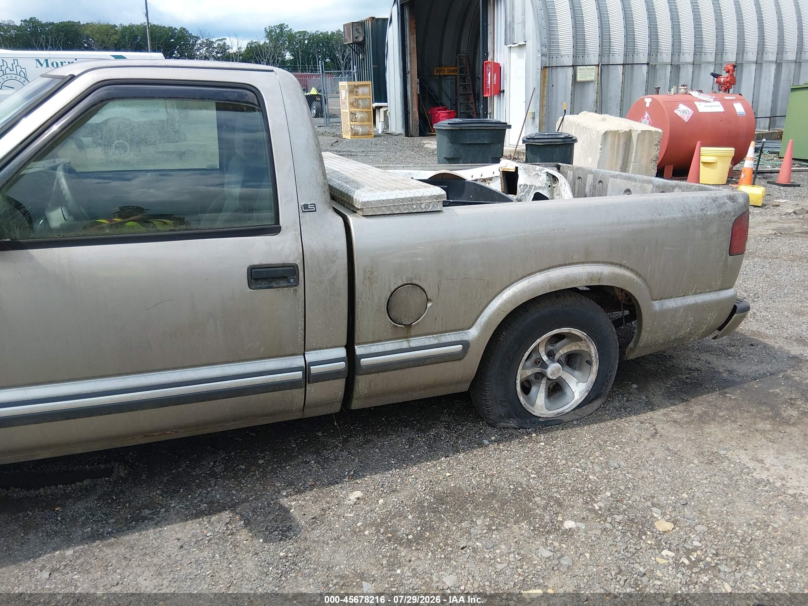 2001 Chevrolet S Truck S10 Gray vin: 1GCCS145X1K129355