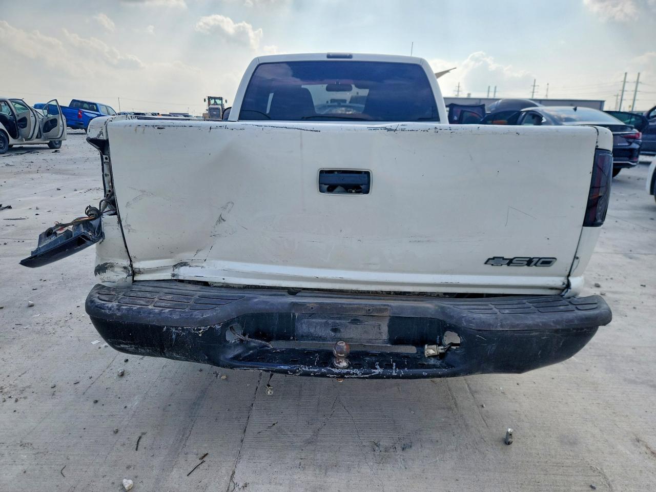 2000 Chevrolet S Truck S10 White vin: 1GCCS145XY8272622