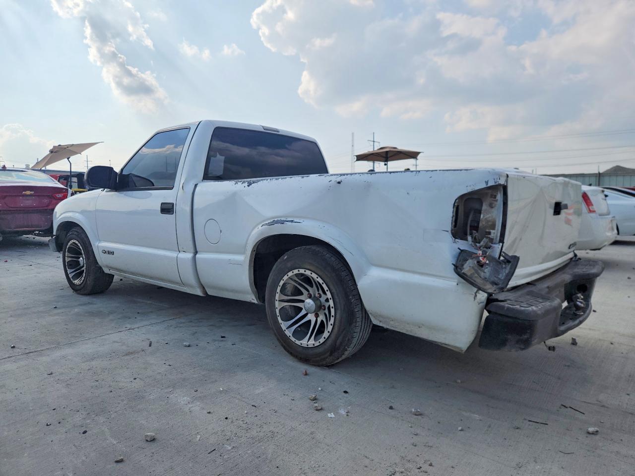 2000 Chevrolet S Truck S10 White vin: 1GCCS145XY8272622