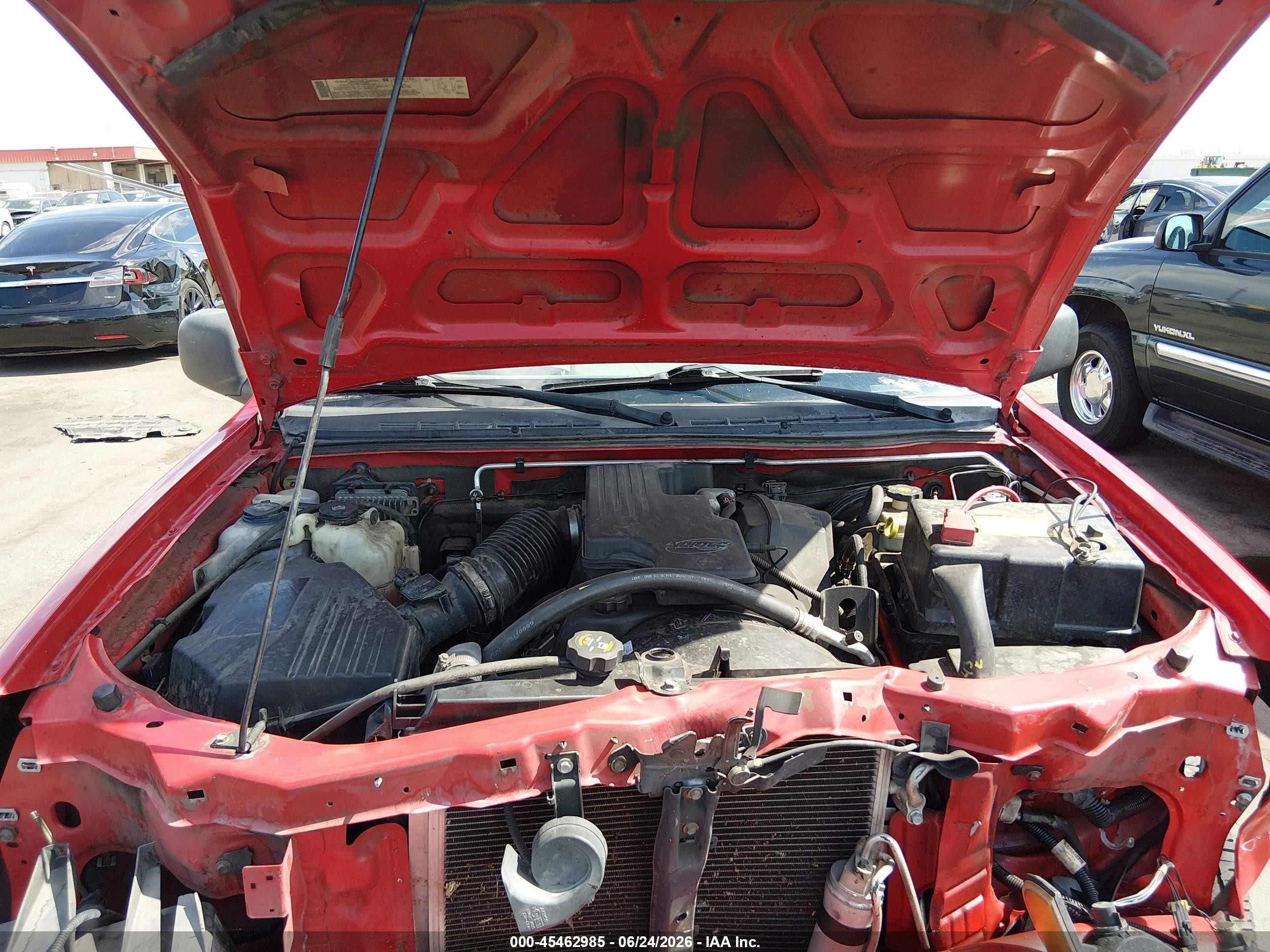 2005 Chevrolet Colorado   Red vin: 1GCCS148658208082