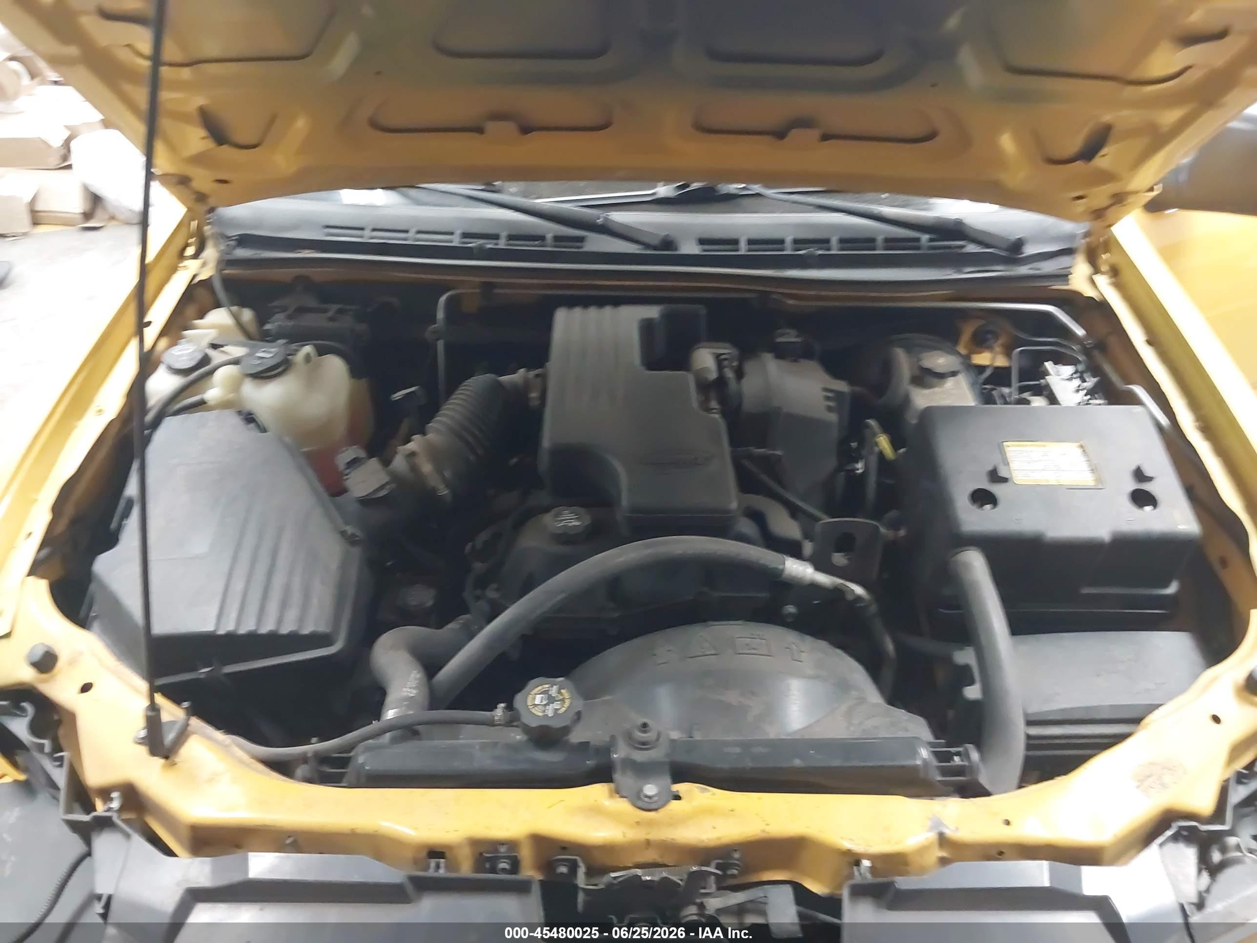 2005 Chevrolet Colorado   Yellow vin: 1GCCS148858241052