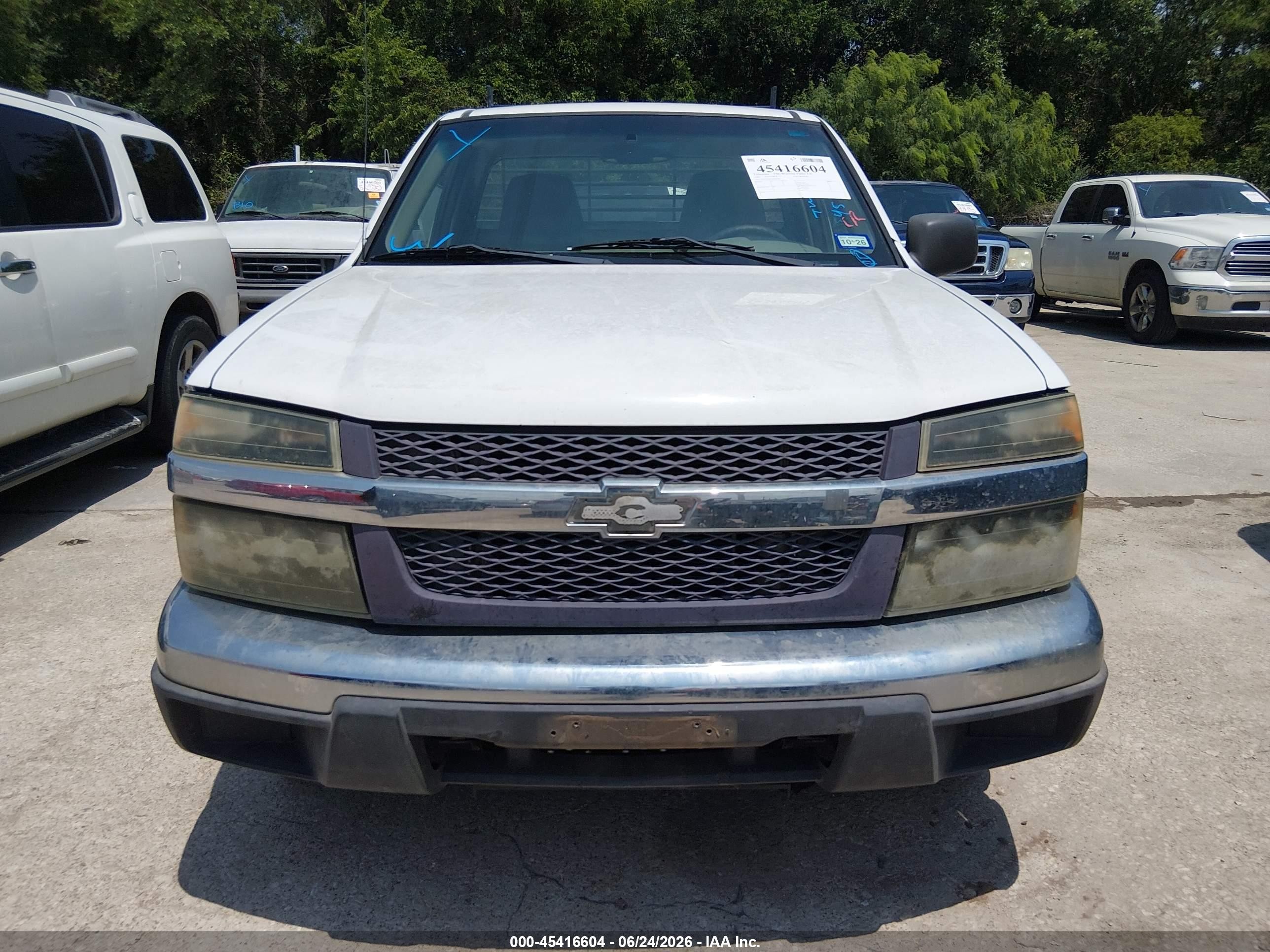 2005 Chevrolet Colorado   White vin: 1GCCS148X58286428
