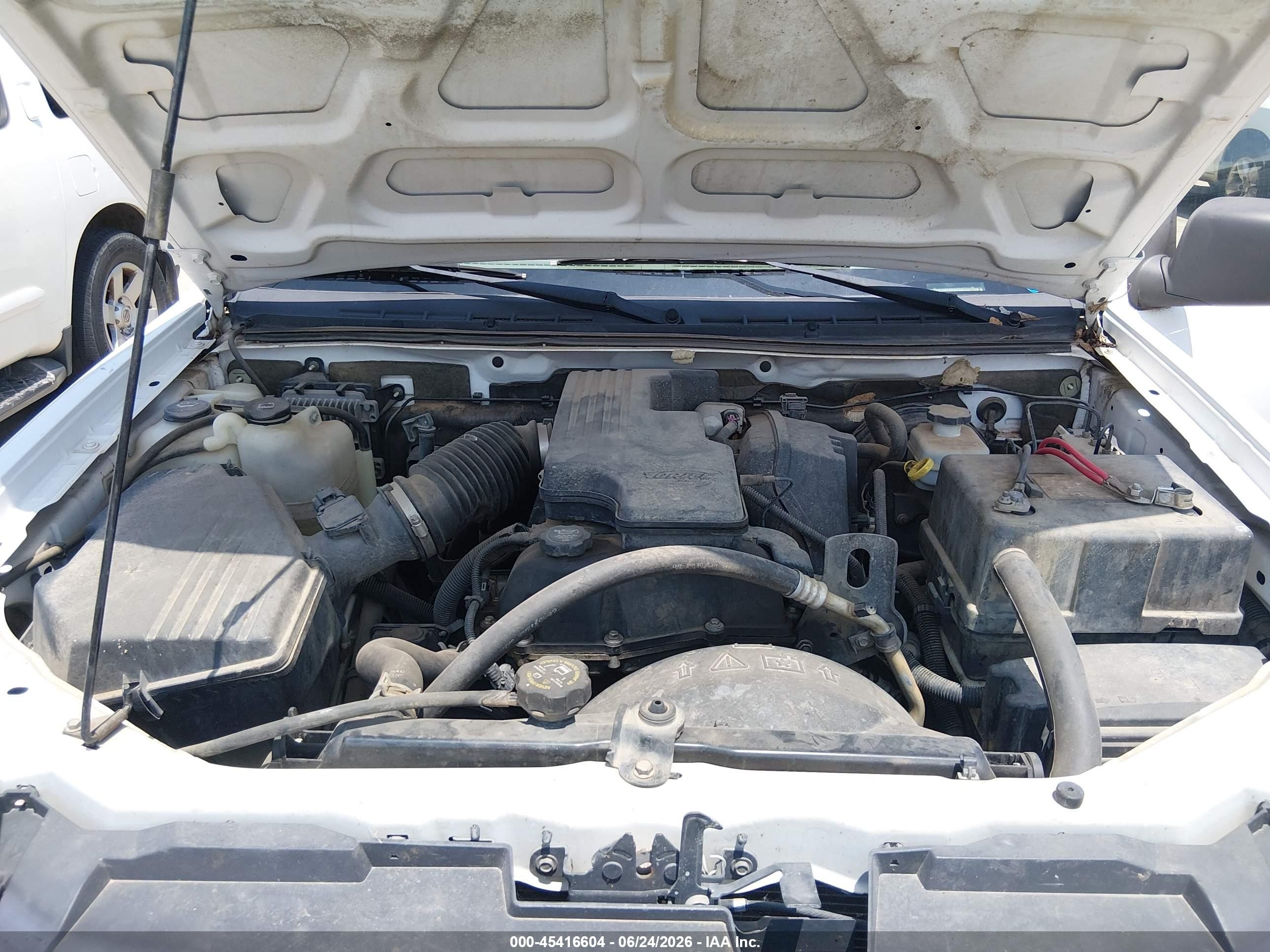2005 Chevrolet Colorado   White vin: 1GCCS148X58286428