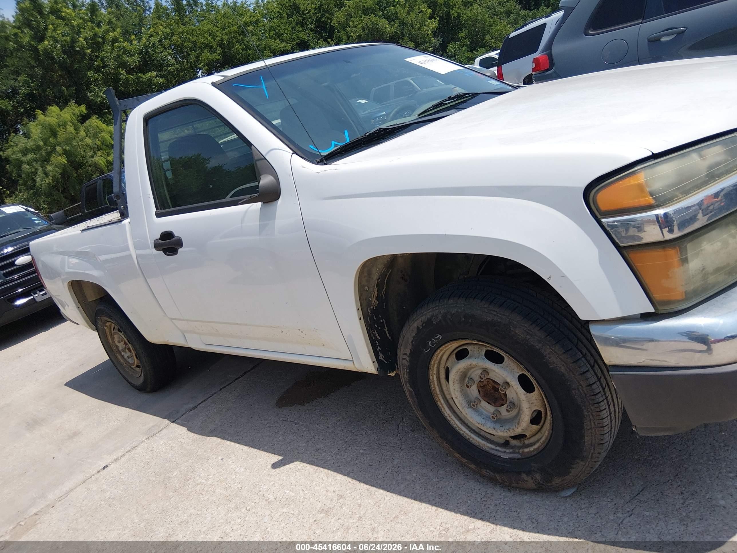 2005 Chevrolet Colorado   White vin: 1GCCS148X58286428