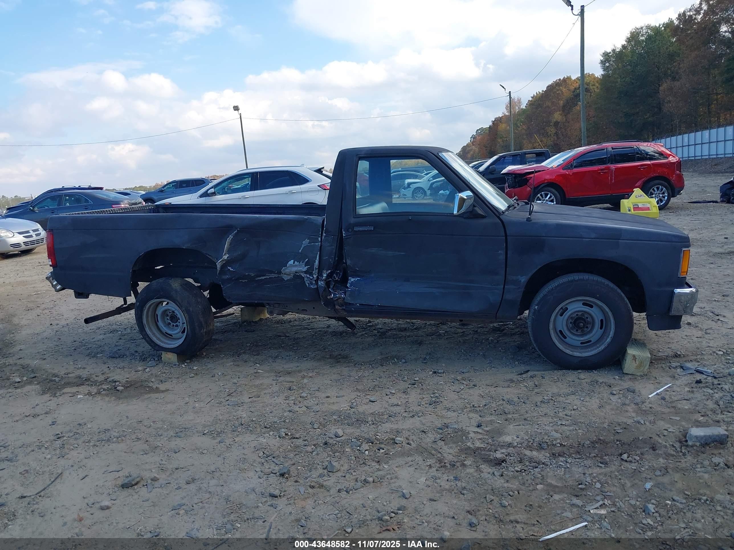 1984 Chevrolet S Truck S10 Black vin: 1GCCS14B0E2108235