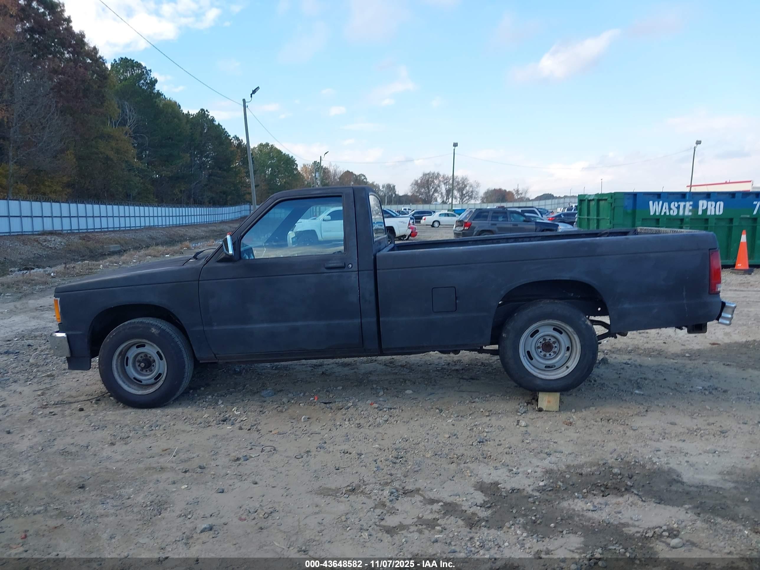 1984 Chevrolet S Truck S10 Black vin: 1GCCS14B0E2108235