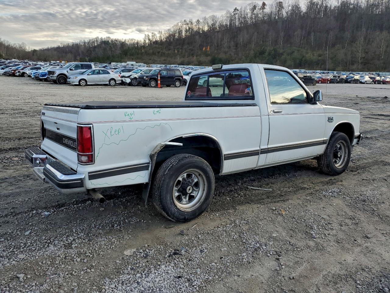 1984 Chevrolet S Truck S10 White vin: 1GCCS14B0E2133524