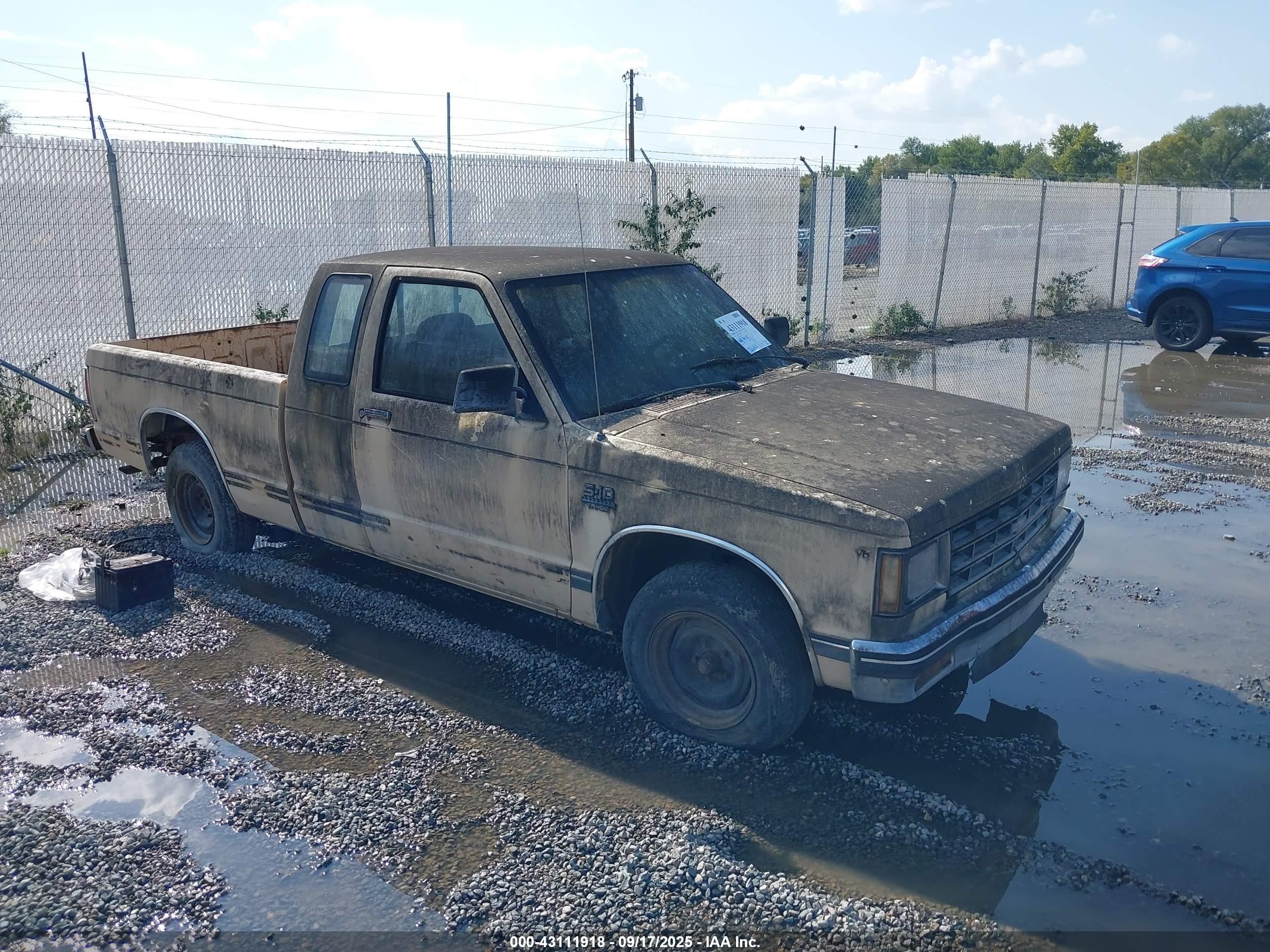 1983 Chevrolet S Truck S10 Cream vin: 1GCCS14B6D0141914