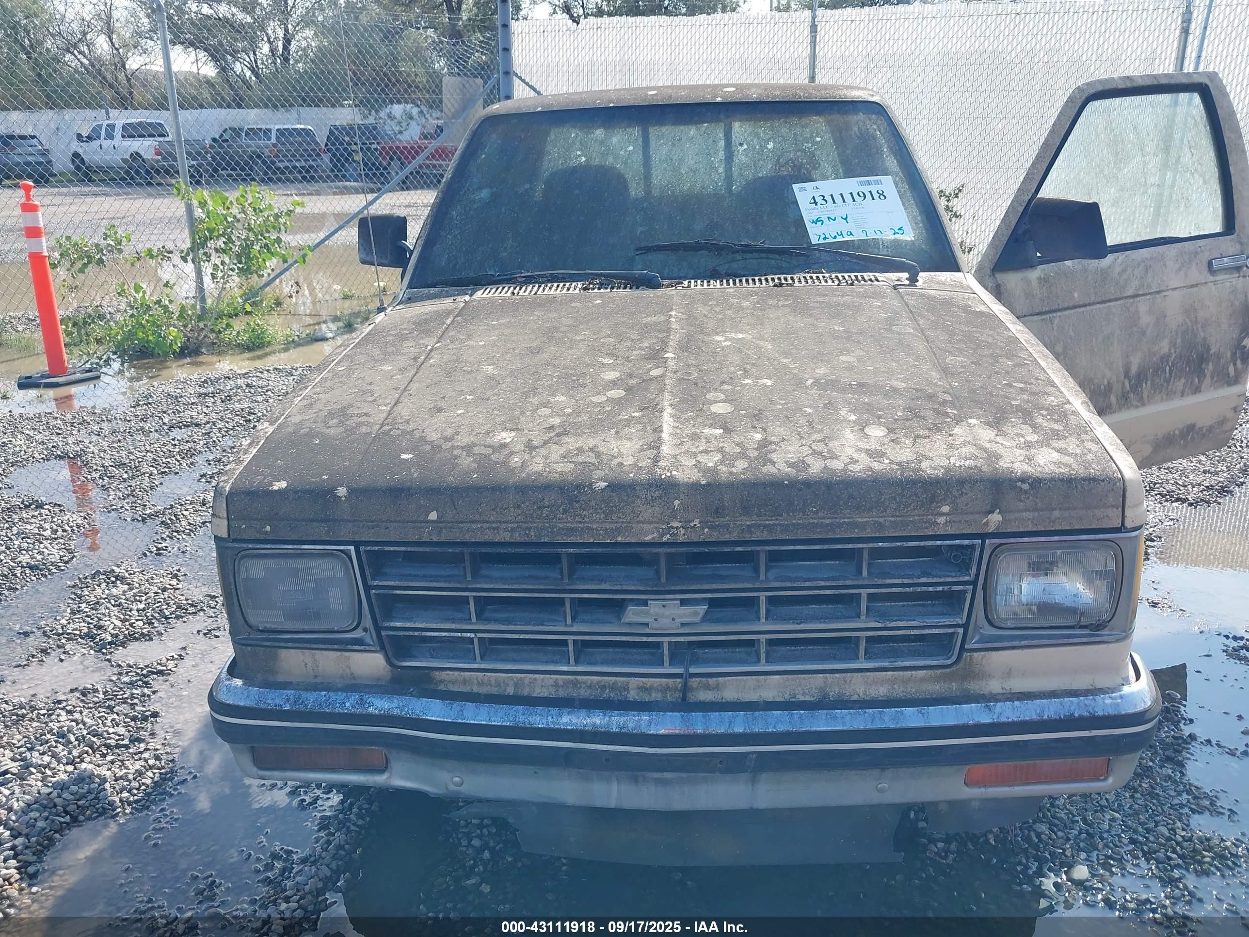 1983 Chevrolet S Truck S10 Cream vin: 1GCCS14B6D0141914