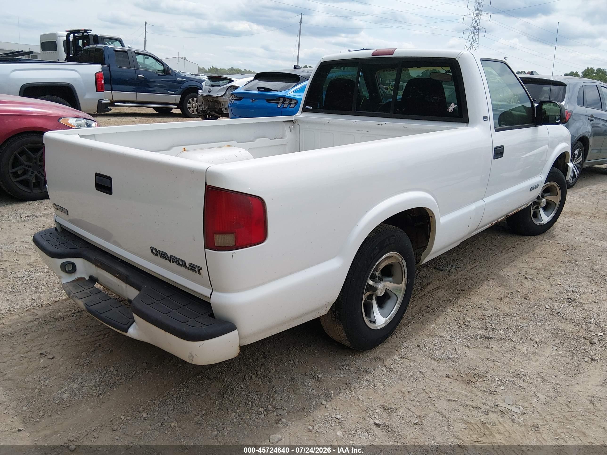 2003 Chevrolet S-10 Ls White vin: 1GCCS14H238135046
