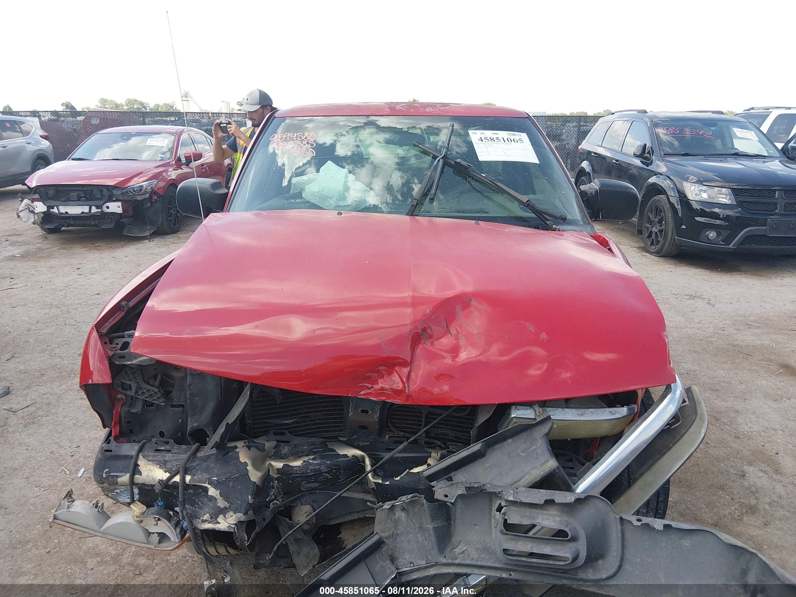 2003 Chevrolet S-10   Красный vin: 1GCCS14H238230383