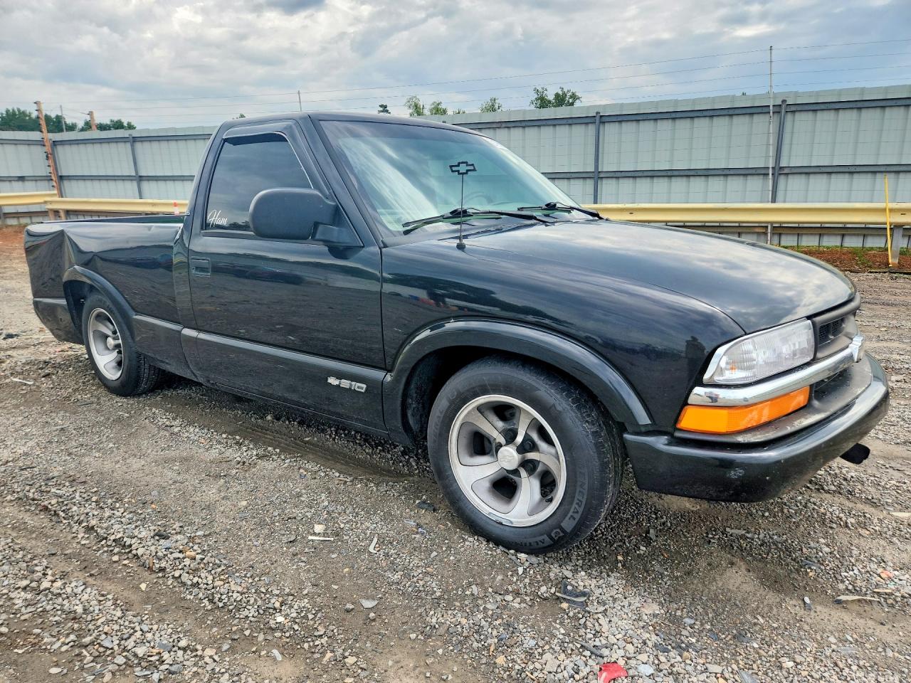 2003 Chevrolet S Truck S10 Black vin: 1GCCS14H438123321