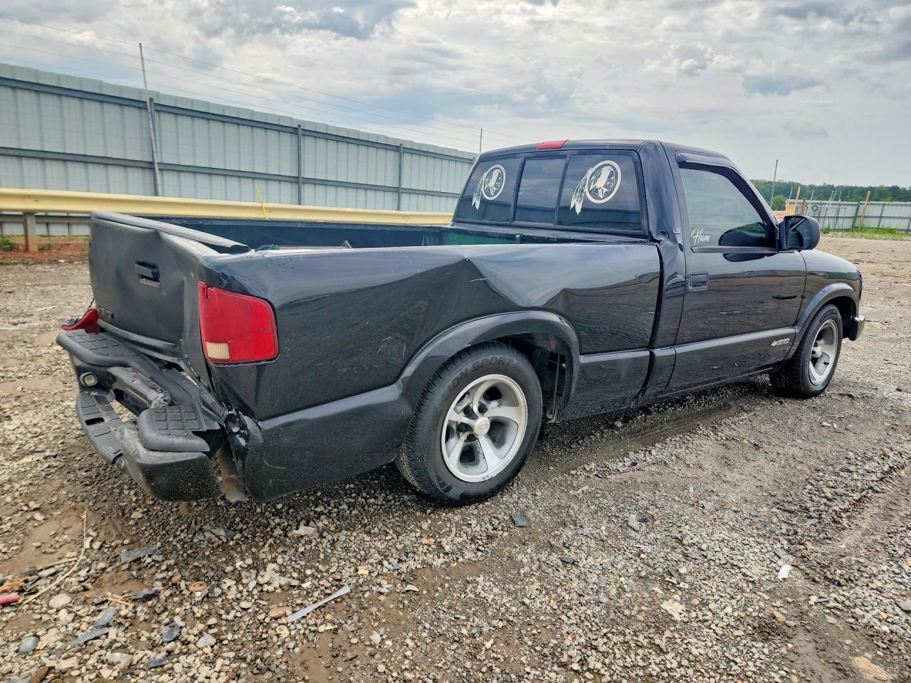 2003 Chevrolet S Truck S10 Black vin: 1GCCS14H438123321